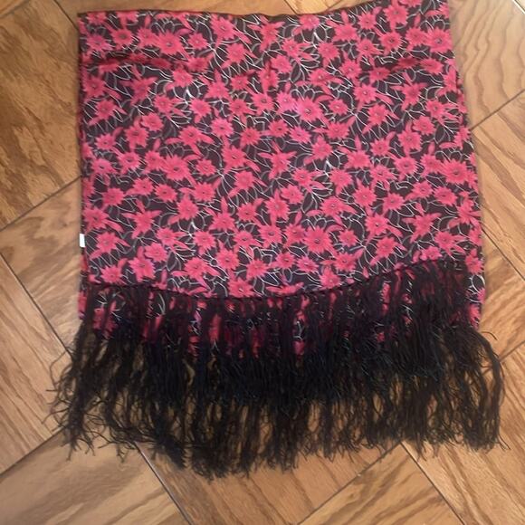 Vintage 100% silk woman's Floral Red and Black Scarf - Picture 9 of 11